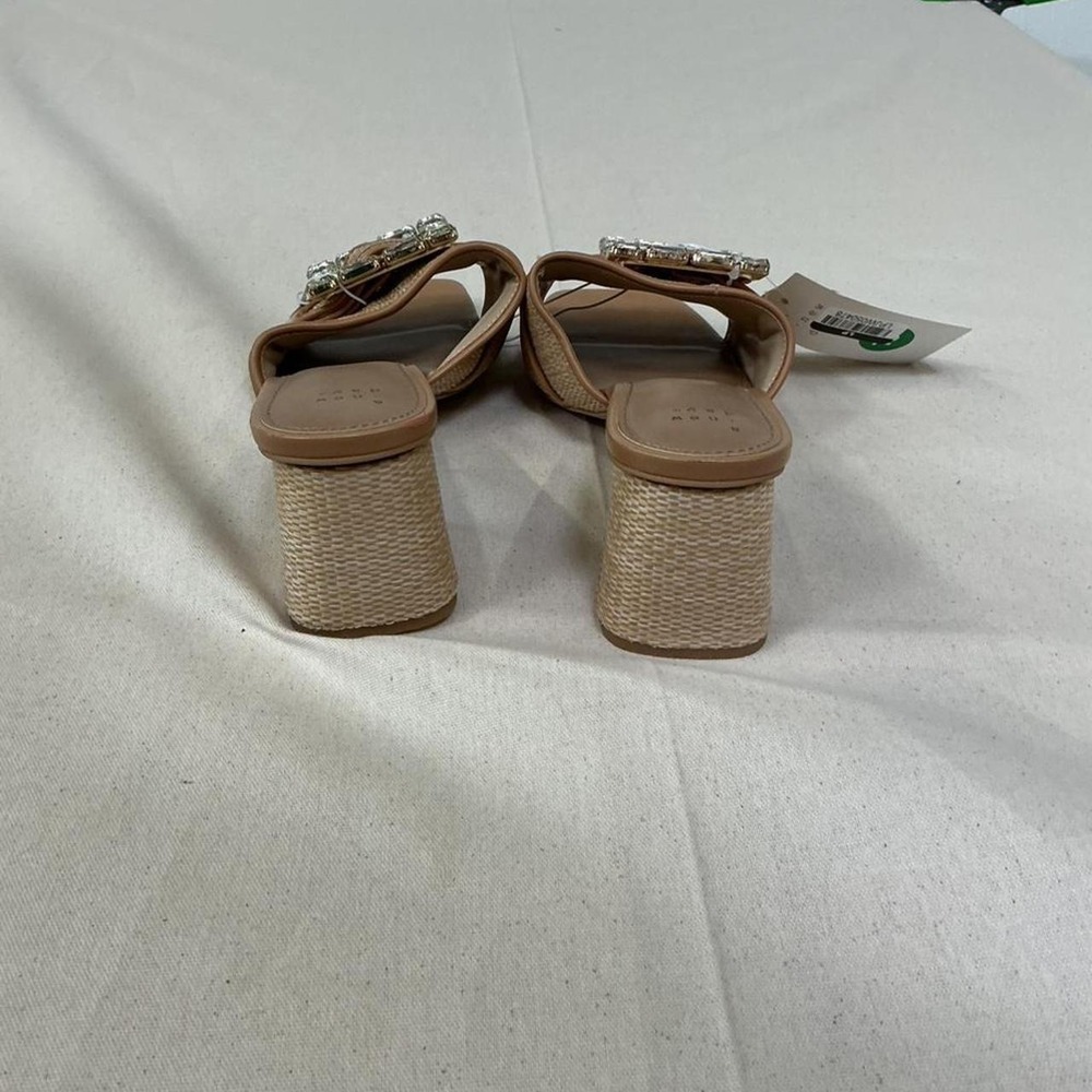 Chic woven block heel sandals - Picture 4 of 4